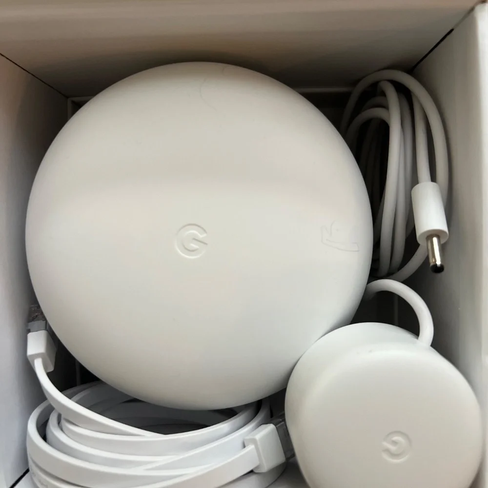 Google Nest WiFi-Mesh Router - Picture 2 of 2